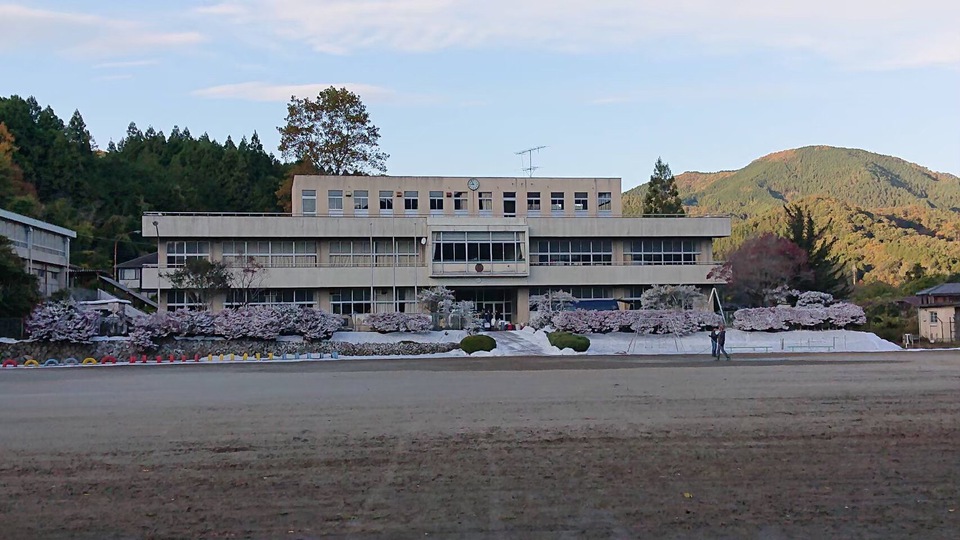 撮影初日の旧松田小