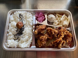 唐揚げ弁当550円(税込)
