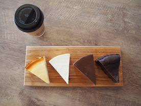コーヒー、ケーキなど　200円(税込)〜