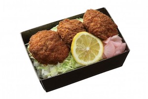 ソースカツ重　864円