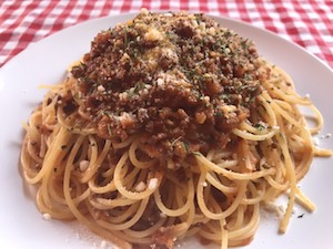 パスタ各種　スープ、サラダ付きで700円
