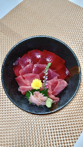 まぐろ丼1200円